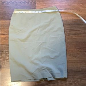 NWOT Anne Klein skirt sz0 light olive